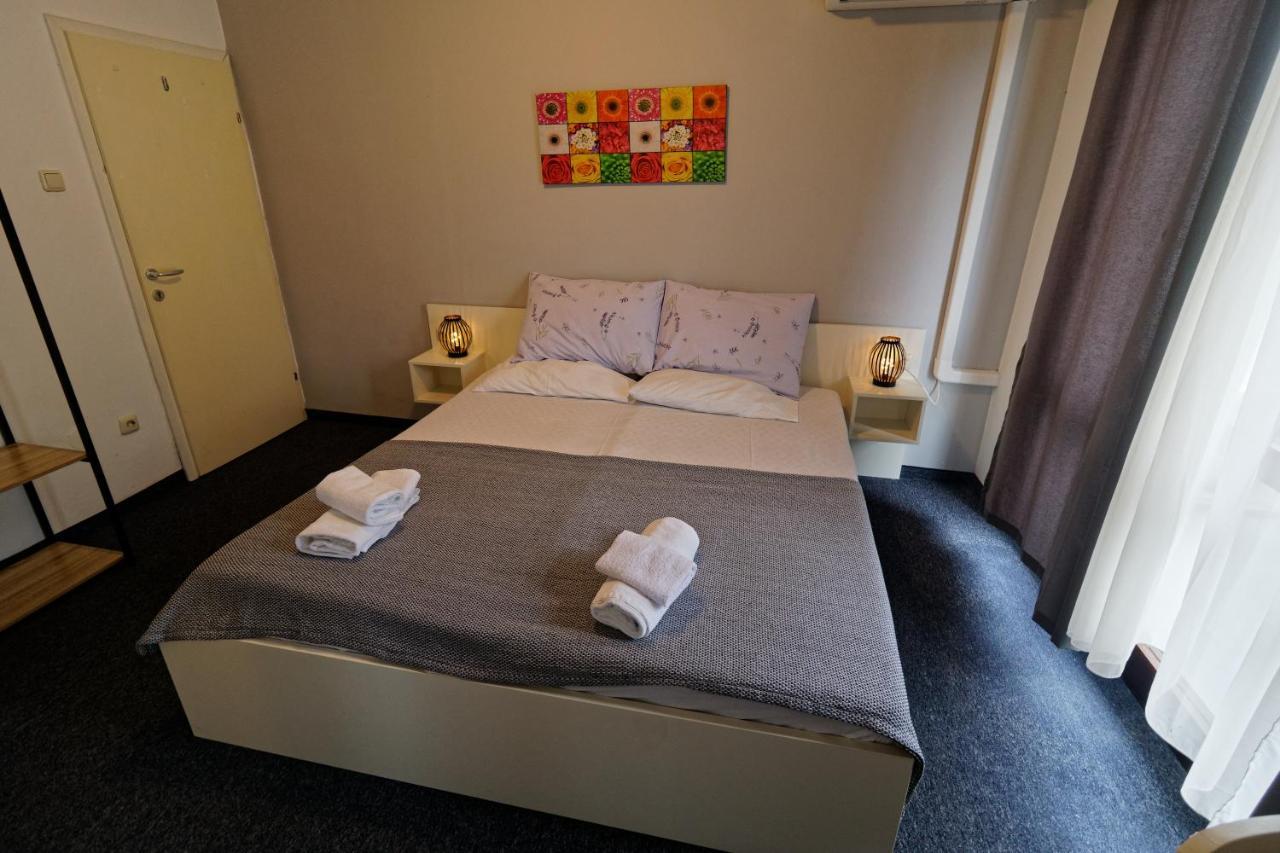 Meliores Rooms سيلو المظهر الخارجي الصورة